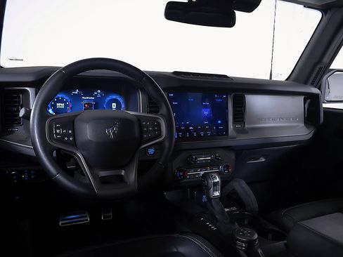 Used 2025 Ford Bronco Badlands AWD/4WD image 19