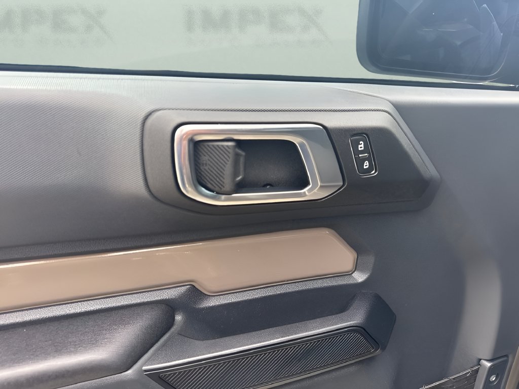 Used 2025 Ford Bronco 2-Door AWD/4WD image 18