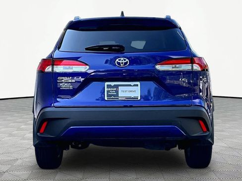 Used 2025 Toyota Corolla Cross LE FWD image 5