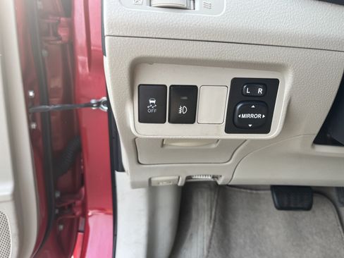 Used 2012 Toyota Corolla LE FWD image 15