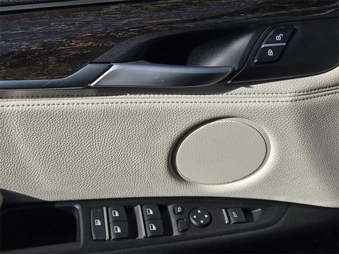 Used 2016 BMW X5 xDrive35d image 22