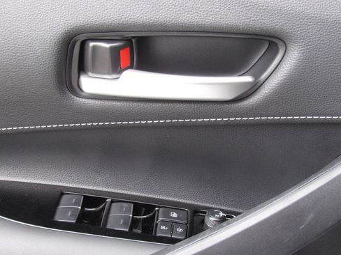 Used 2022 Toyota Corolla SE FWD image 30