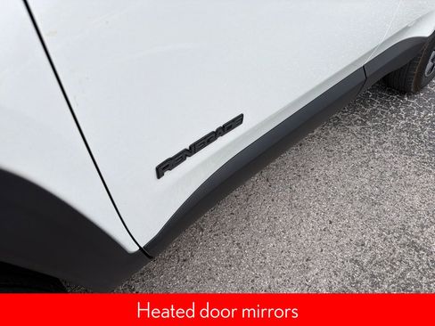 Used 2023 Jeep Renegade Latitude AWD/4WD image 12