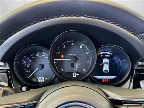 Certified 2026 Porsche Macan AWD/4WD image 15