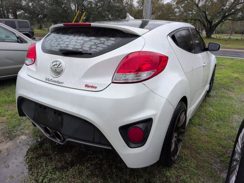 Used 2016 Hyundai Veloster Turbo image 4