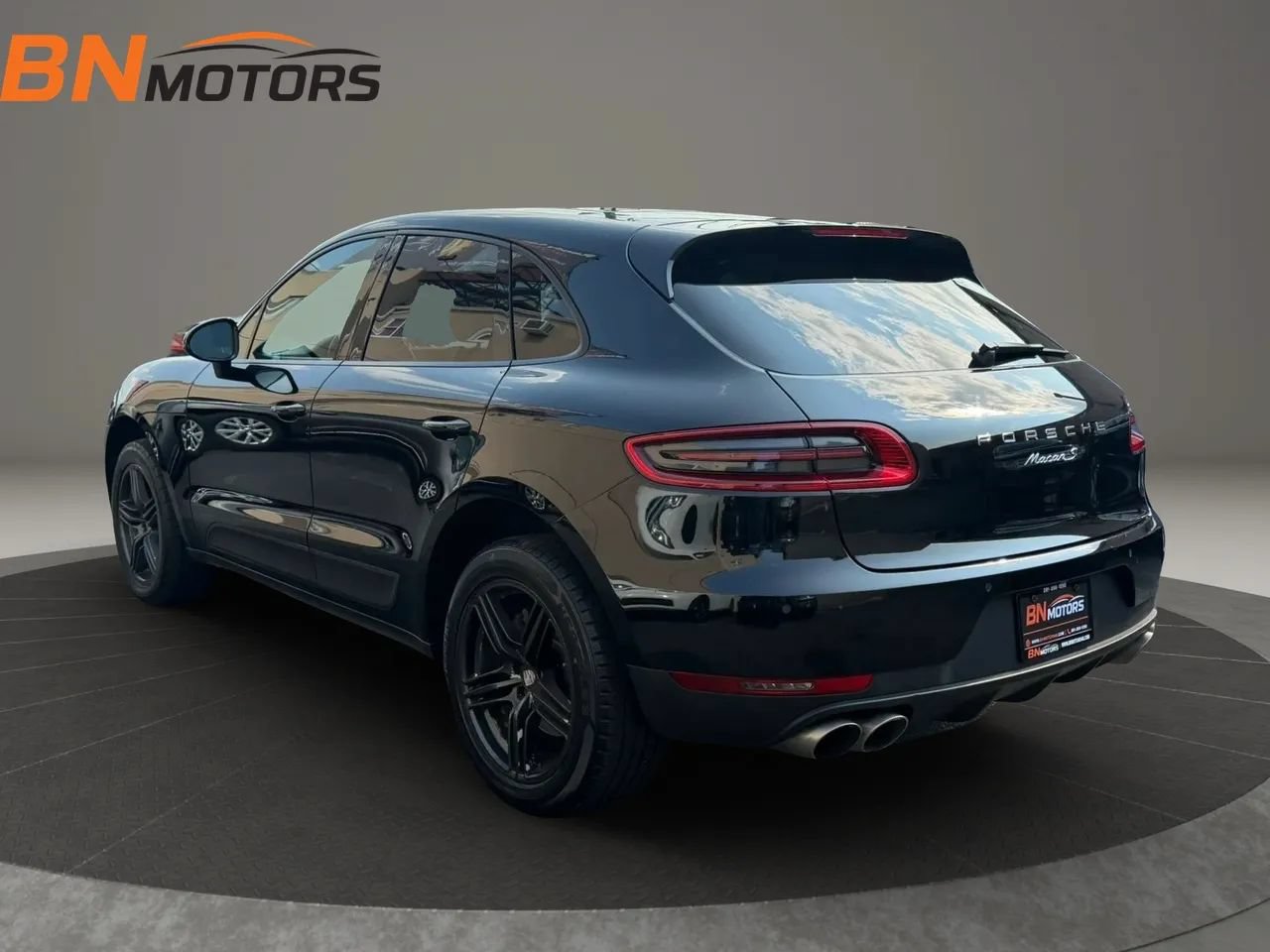 Used 2015 Porsche Macan S AWD/4WD image 8