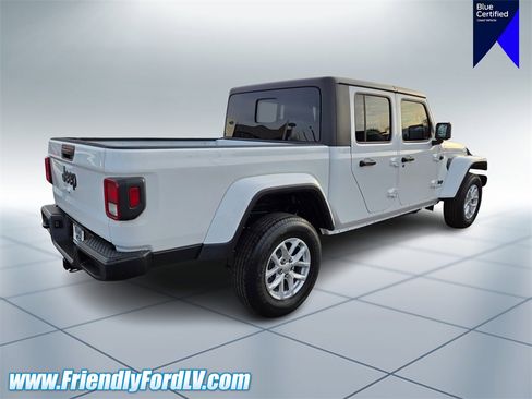 Used 2023 Jeep Gladiator Sport image 6