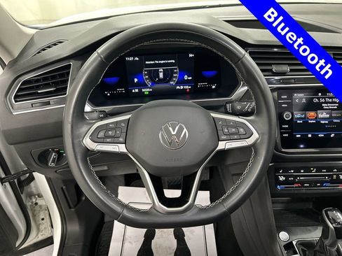 Certified 2022 Volkswagen Tiguan SE w/ Panoramic Sunroof Package image 6