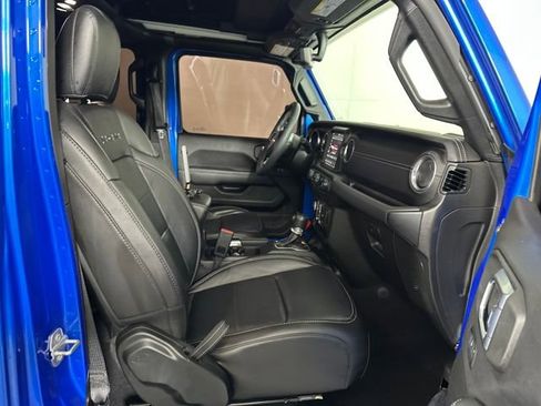 Used 2023 Jeep Wrangler Unlimited Sahara image 28