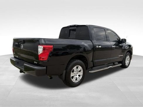 Used 2017 Nissan Titan SV RWD image 16