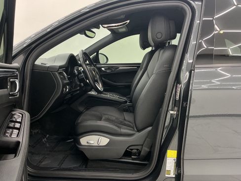 Used 2018 Porsche Macan AWD/4WD image 14