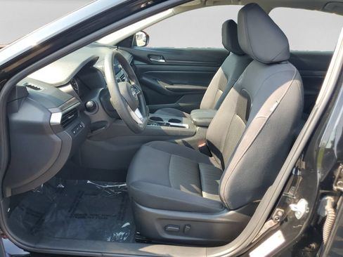 Used 2025 Nissan Altima 2.5 SV FWD image 16