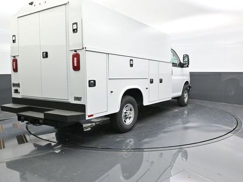 New 2025 Chevrolet Express 3500 w/ Power Convenience Package RWD image 6