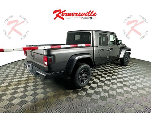 New 2025 Jeep Gladiator Sport image 7