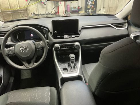 Certified 2025 Toyota RAV4 XLE AWD/4WD image 17