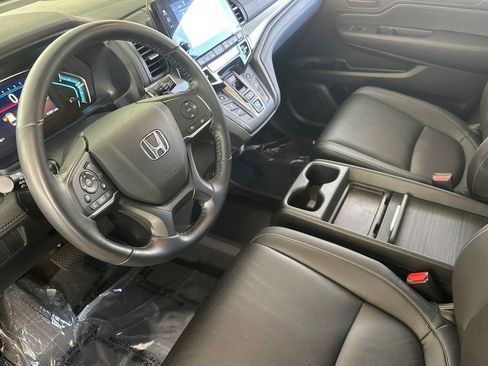 Used 2024 Honda Odyssey EX-L image 4