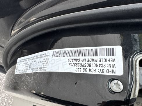Used 2023 Chrysler Pacifica Touring-L FWD image 34
