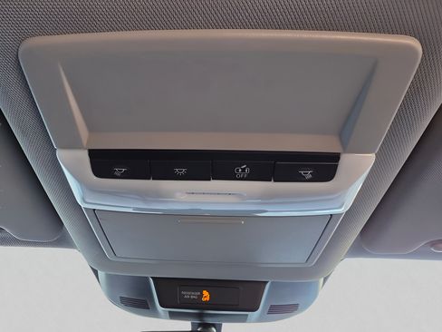 Used 2023 Nissan Rogue S FWD image 31