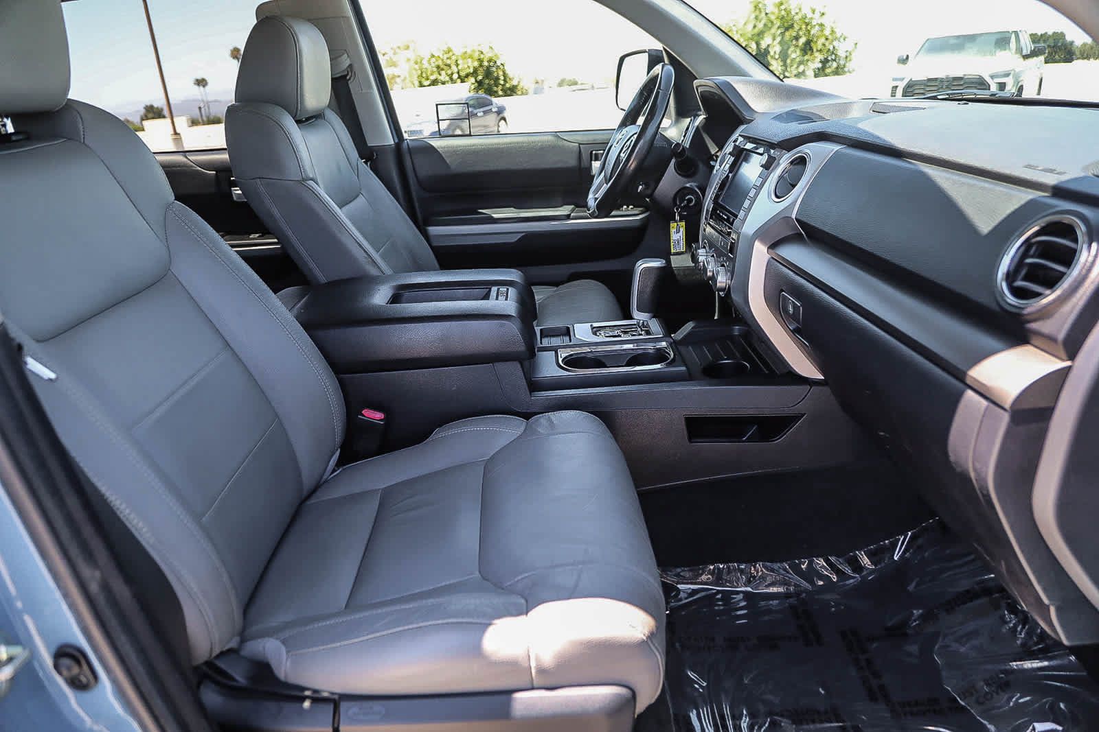 Used 2020 Toyota Tundra SR5 w/ SR5 Leather Package AWD/4WD image 16