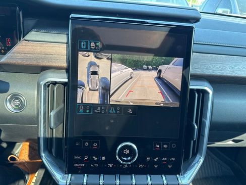 Used 2026 GMC Acadia Denali Ultimate AWD/4WD image 13