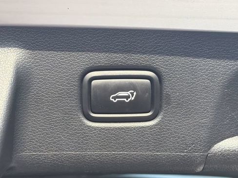 Used 2024 Hyundai Palisade Limited FWD image 19