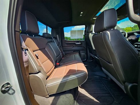 Used 2024 GMC Sierra 1500 Denali w/ Denali Reserve Package AWD/4WD image 43