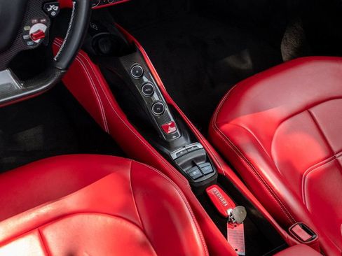 Used 2019 Ferrari 488 Spider image 16