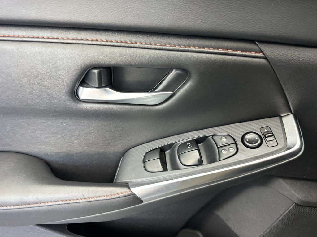 Used 2025 Nissan Sentra SR FWD image 10