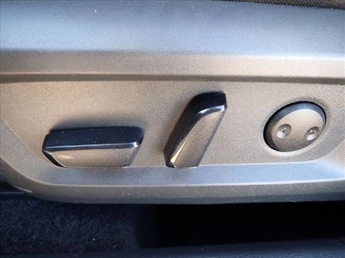 Used 2021 Nissan Rogue SV image 13