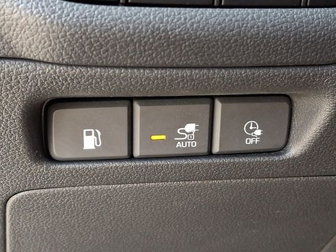 Used 2019 Hyundai Ioniq Plug-In Hybrid FWD image 27