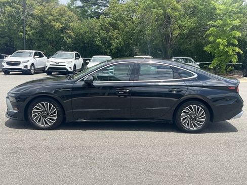 Certified 2025 Hyundai Sonata Limited FWD image 10