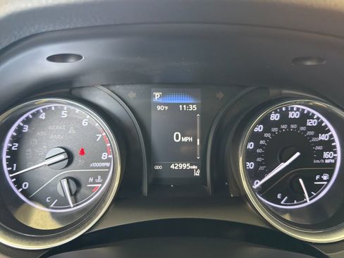 Used 2020 Toyota Camry SE FWD image 21