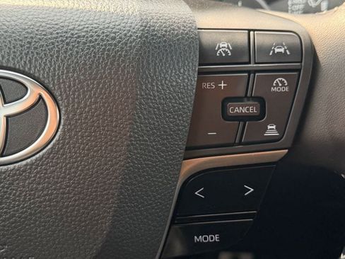 Used 2025 Toyota Camry SE FWD image 20
