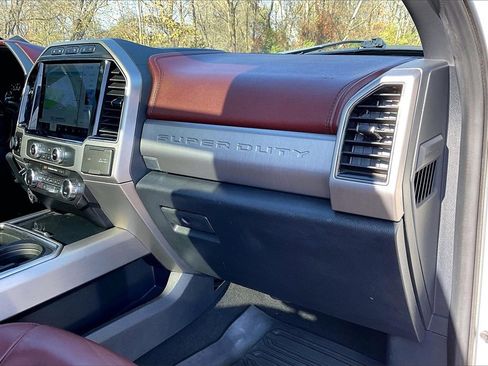 Used 2022 Ford F250 Platinum w/ FX4 Off-Road Package image 16