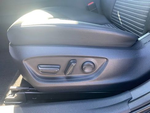 Used 2023 Toyota Camry SE w/ Convenience Package image 11