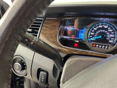 Used 2018 Ford Taurus Limited FWD image 12