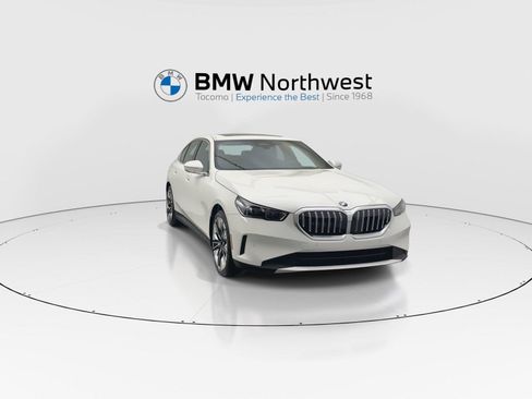 New 2027 BMW 530i xDrive w/ Premium Package AWD/4WD image 7
