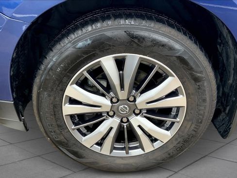 Used 2020 Nissan Pathfinder SV FWD image 10