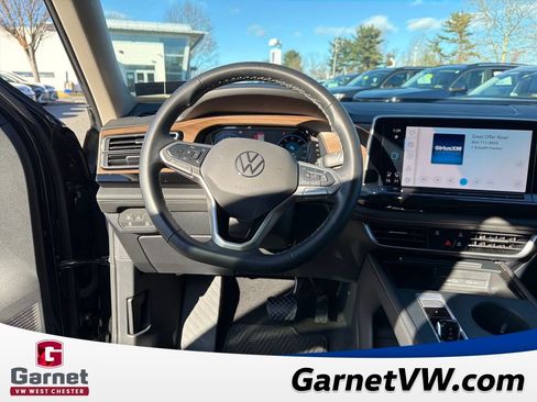 Certified 2025 Volkswagen Atlas SE image 14