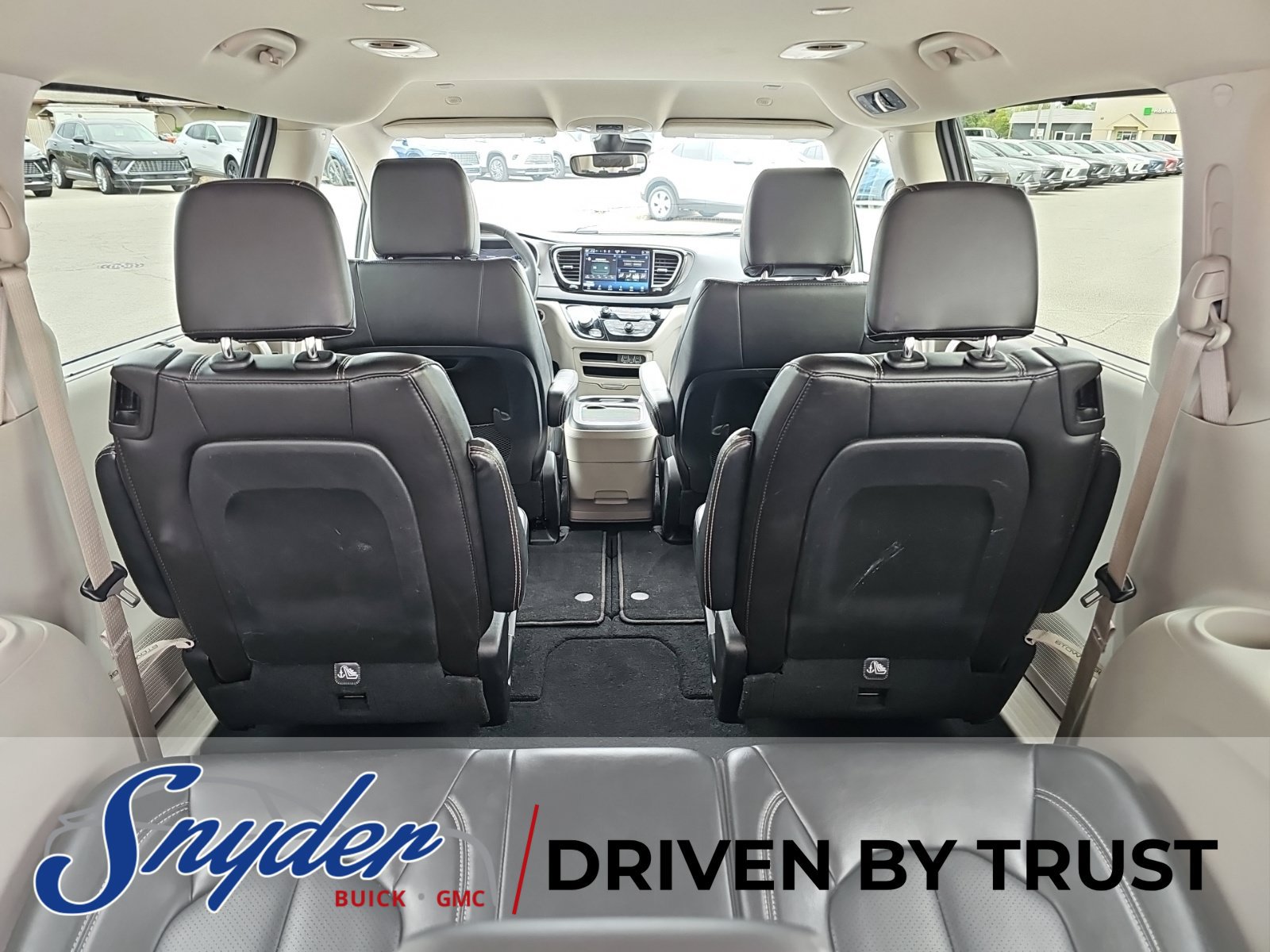 Used 2023 Chrysler Pacifica Touring-L FWD image 29
