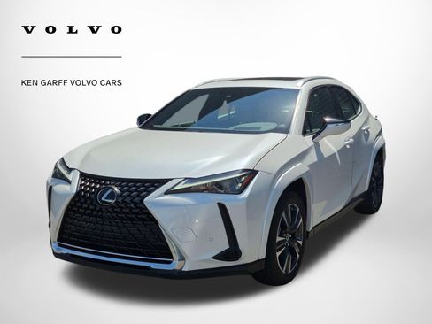 Used 2024 Lexus UX 250h AWD w/ Premium Package image 8
