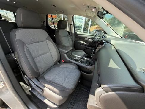 Used 2018 Chevrolet Traverse LT AWD/4WD image 12