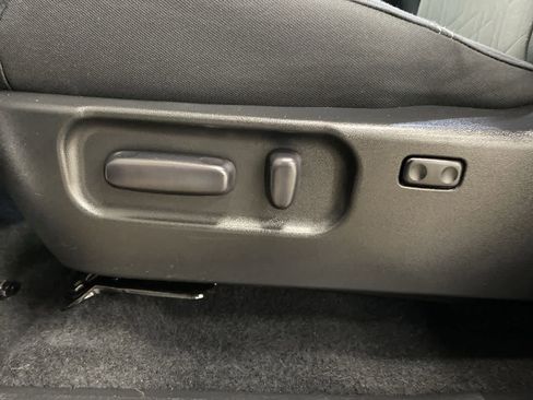 Used 2023 Toyota Tacoma TRD Off-Road w/ Black Out Package (TMS) image 15