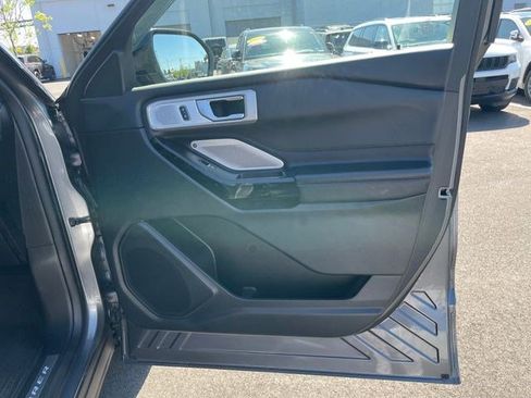 Used 2021 Ford Explorer Platinum w/ Equipment Group 601A AWD/4WD image 10