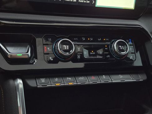 Certified 2024 GMC Sierra 2500 AT4 w/ AT4 Premium Plus Package AWD/4WD image 33