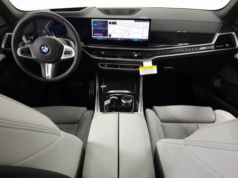Used 2026 BMW X5 xDrive40i w/ M Sport Package AWD/4WD image 8
