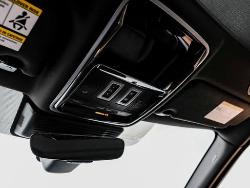 Used 2024 Land Rover Range Rover Velar Dynamic SE image 26