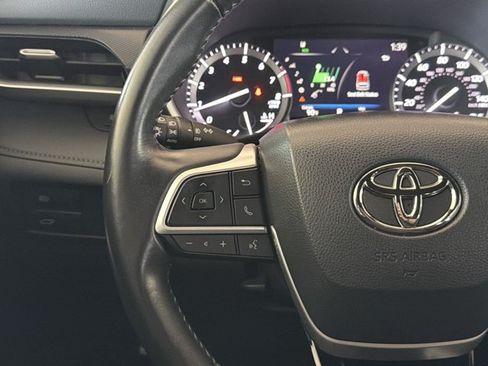 Used 2022 Toyota Highlander XSE FWD image 15