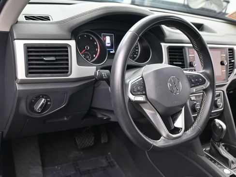 Used 2021 Volkswagen Atlas SE w/ Panoramic Sunroof Package FWD image 16