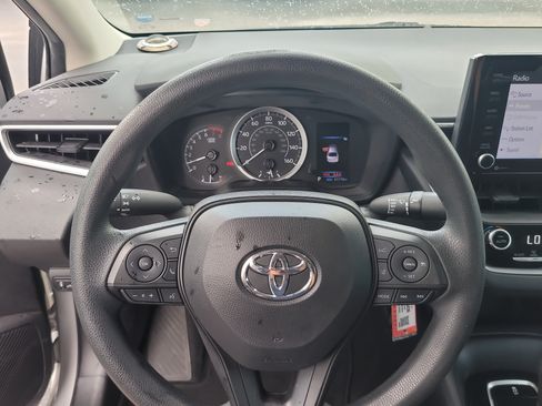 Used 2022 Toyota Corolla LE FWD image 25